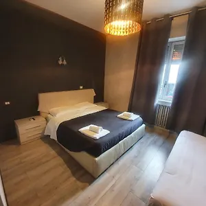 Sira House 2*, Milan Italy